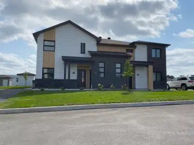 CONDO NEUF 5 1/2 GRANBY