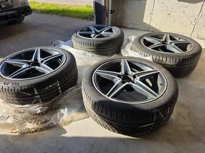 Selling this winter wheel set as I purchased a new vehicle and they no longer fit with the new CLE m...