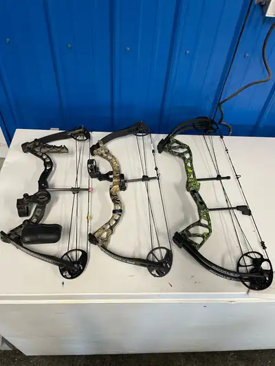2 bowtech diamond atomic camo $200 black $150 bear royale $300