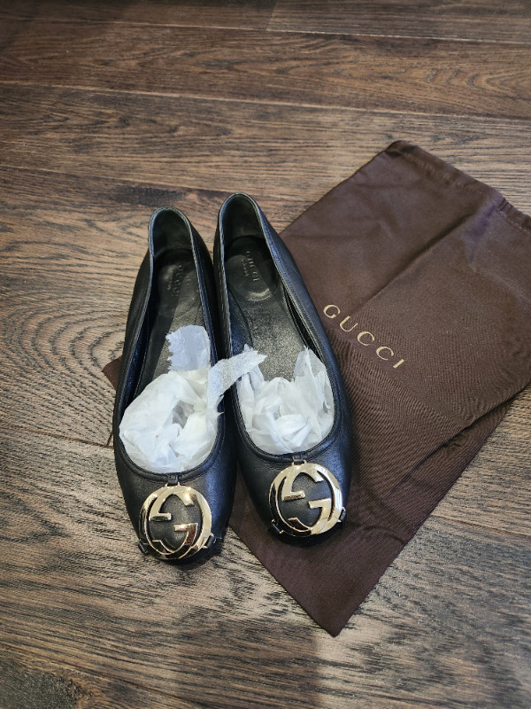 Womens Leather black Gucci flats in Women's - Shoes in Markham / York Region