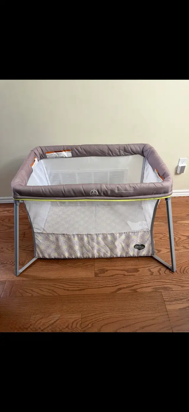 Baby Bed, Bassinet, Changing area, Playard in Other in Mississauga / Peel Region - Image 5