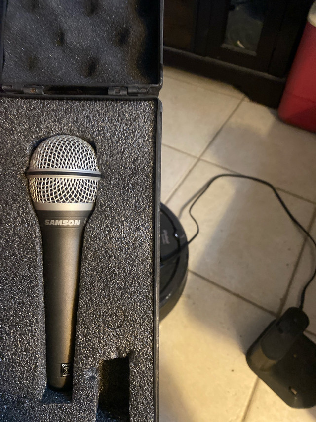 Samson q7 microphone w case  in Pro Audio & Recording Equipment in City of Toronto