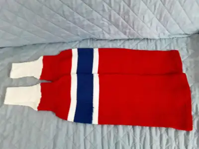 Brand new old style Montreal Canadiens hockey socks with stirrups. Length is 22 inches/junior.