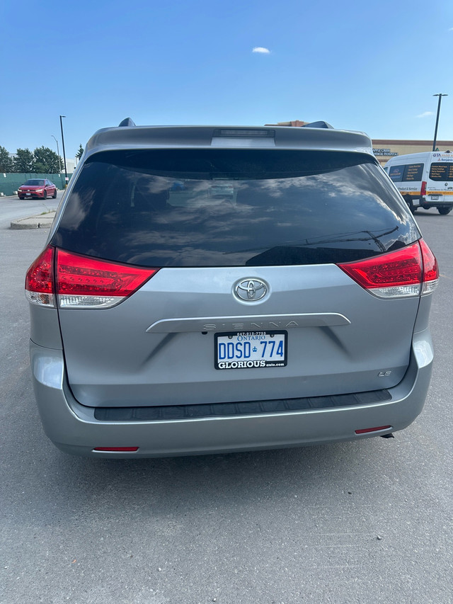 2014 Toyota Sienna LE in Cars & Trucks in Oshawa / Durham Region - Image 2