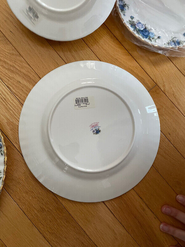 ROYAL ALBERT MOONLIGHT ROSE CHINA 4 DINNER 4 SALAD - BRAND NEW in Kitchen & Dining Wares in Moncton - Image 3