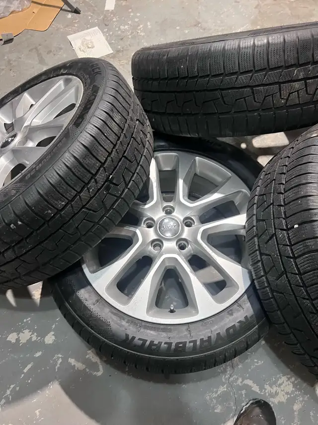 255/50R20 winter tires on rim in Tires & Rims in Markham / York Region - Image 5