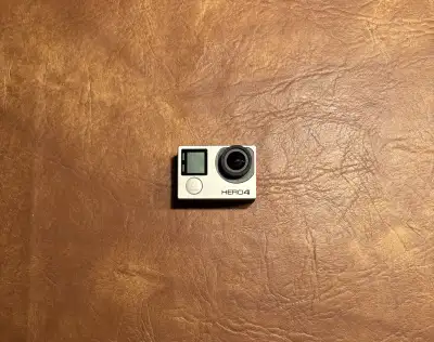 GoPro Hero 4 Black Edition 4K - 30/25/24 fps 2.7K - 60/50/48 fps 1080p - 120/90/60 fps 720p - 240 fp...
