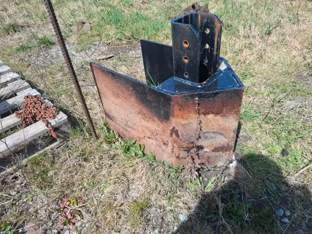 Tree Planter. Dutchman Tree Planter. in Plants, Fertilizer & Soil in Hamilton - Image 5