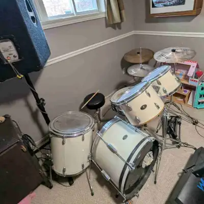 Stewart drumset, View more