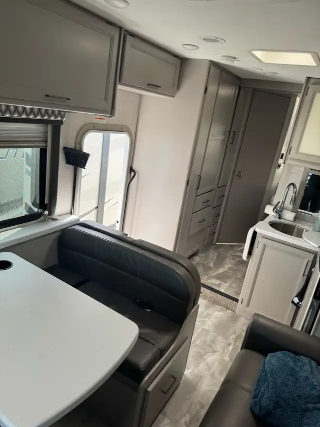 2022 Thor Quantum LC  in RVs & Motorhomes in Fort McMurray - Image 7