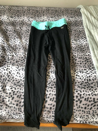 selling black leggings from pink xs 
