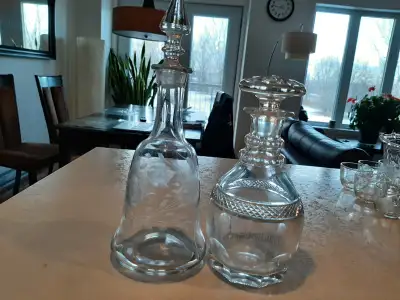 Carafes en verre ciselé   ameublement art et antiquité, View more