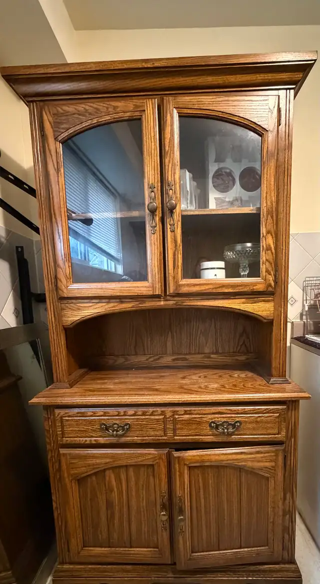 soild wood china cabinet/ hutch in Hutches & Display Cabinets in Windsor Region - Image 3