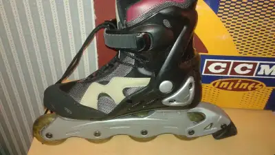 CCM,Eclipse, ladies inline skates,72 mm clear wheels, Size 9, View more