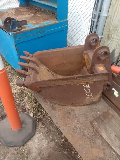24" excavator bucket, View more