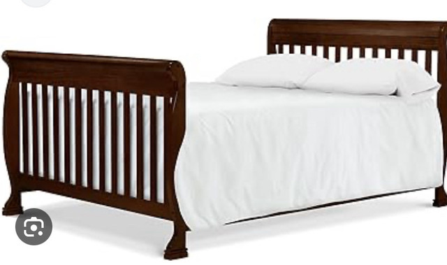 Dresser and  3-in-1 convertible baby crib/toddler full bed  in Cribs in Mississauga / Peel Region