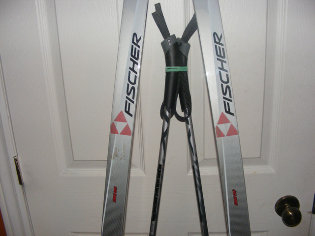 ENSEMBLE DE SKI DE FOND dans Ski  à Ville de Québec - Image 2
