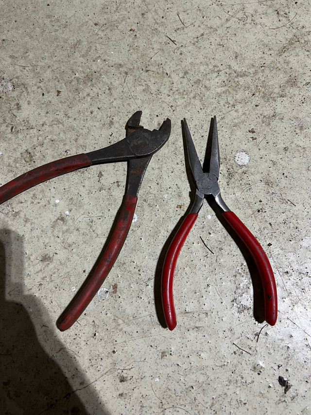 2x Snap-On Pliers in Hand Tools in Oakville / Halton Region - Image 2