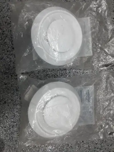 (2) Diffuseurs rond 5" diam. marque Bowflex modele# VDR-05 reglable en plastique ABS blanc.Neufs dan...