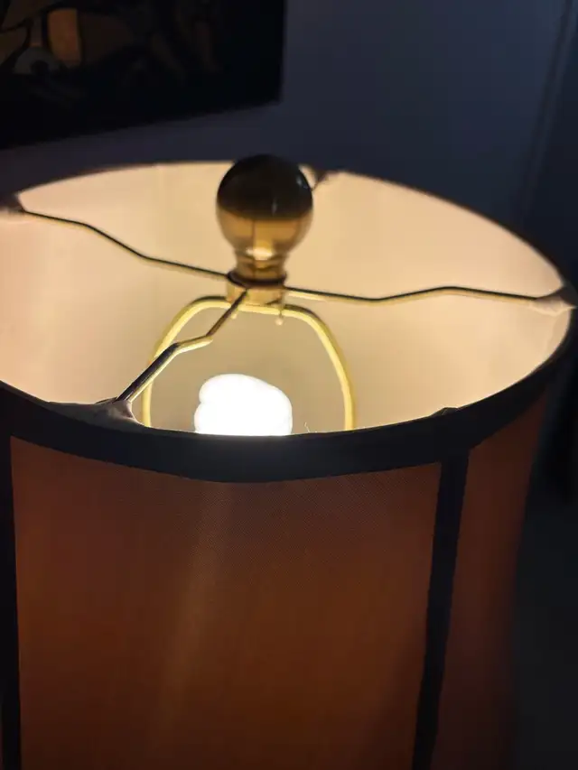 Pair of Vintage Brass and Wood Table Lamps in Indoor Lighting & Fans in City of Toronto - Image 7