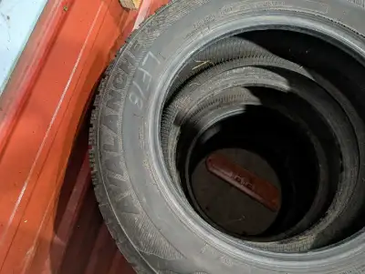 brand new bought for my car, sold my car no longer need these. Hercules avalanche x-Treme 225/60 R16...