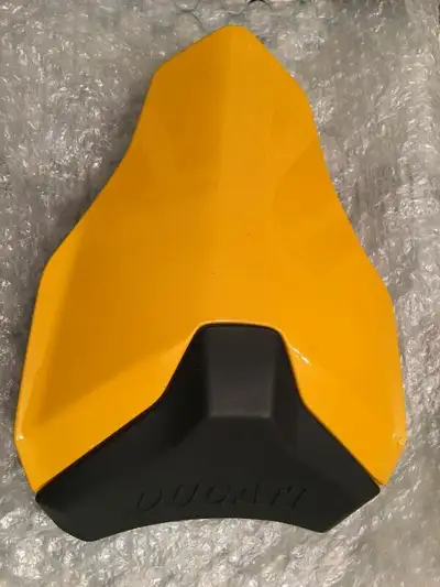 New Ducati Factory original Seat Cowl All 1098 s r 848 evo 1198 sp yellow OEM discontinued part no l...