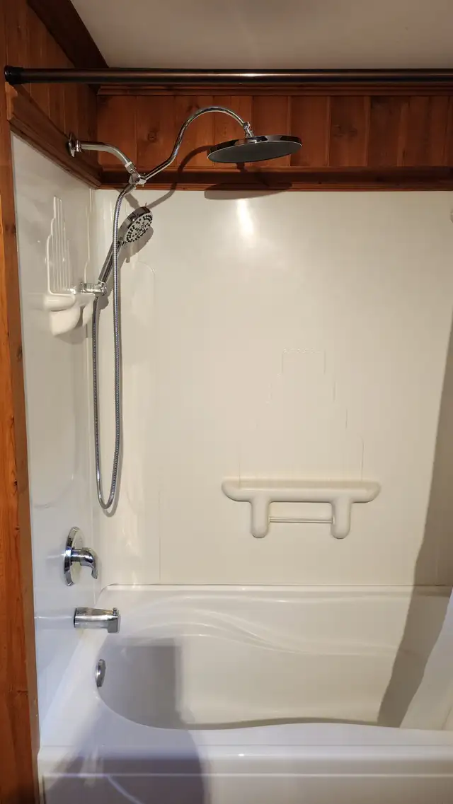 Chalet a louer bord de l'eau in Quebec in Canada - Image 8