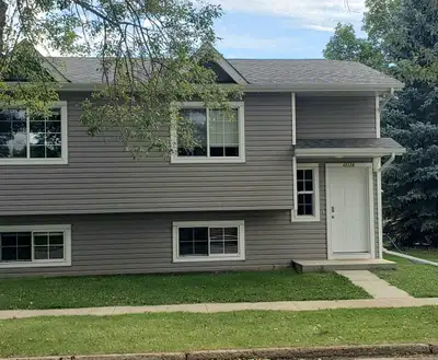 FOR RENT – 3-Bedroom duplex w/Separate Entrance | Near Downtown $1,350/month | Downtown & Near Schoo...