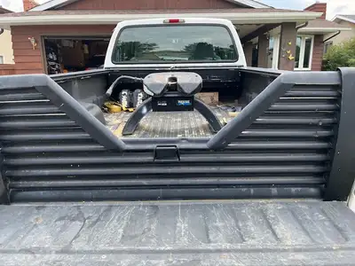 Reese Elite 25000 lb 5th wheel hitch for Ford drop in system and air flow tailgate
