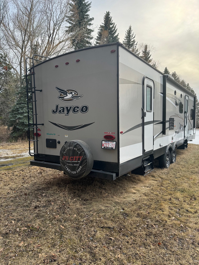 Immaculate 2017 Jayco Jayfight 28’BHBE in Travel Trailers & Campers in Strathcona County - Image 2