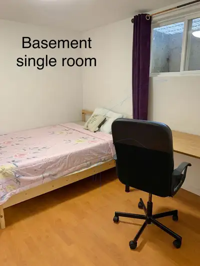 Single room for rent in a detached house, convenient location, good natural light. Basement single r...