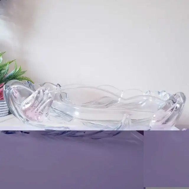 Vintage  Mikasa Tivoli Crystal Pink Tulips Large Flower Divided  in Home Décor & Accents in Ottawa - Image 9