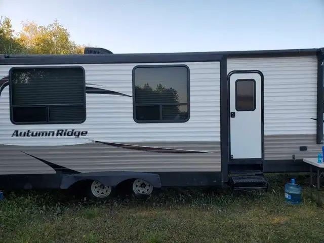 Holiday Trailer62863730860930121