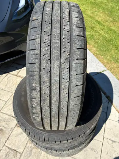 I am selling a set of four pre-owned Motomaster Hydra Edge Tour all-season tires, sized 235/70R16, w...
