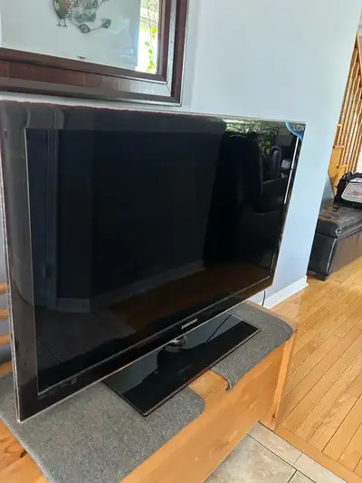 Samsung 27” LED TV – Great Condition – Includes Remote & Original Power Cable Selling a Samsung 27”...