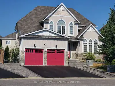 BEAUTIFUL 3+1 BEDROOM FAMILY HOME WITH IN-GROUND POOL ON A PREMIUM PIE-SHAPED LOT – ANGUS GEM! Welco...