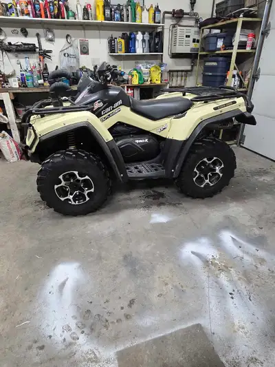 2007 can am outlander 800xt Mint condition, probably the nicest 1st Gen in the province,hmf swamp se...