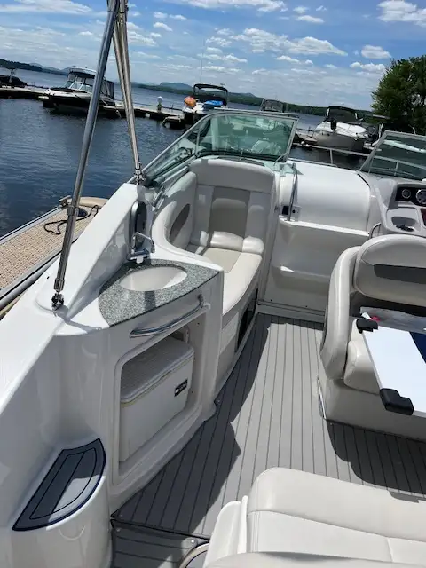 Chaparral Signature 250 in Powerboats & Motorboats in Sherbrooke - Image 9