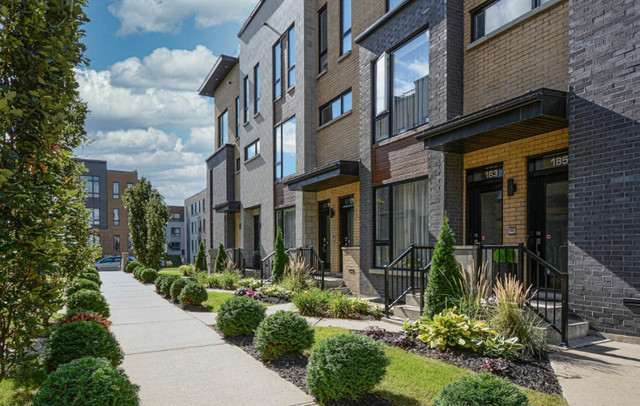 Magnifique penthouse 3 chambres sur 2 étages - Terrasse sur toit in Long Term Rentals in Laval / North Shore - Image 2