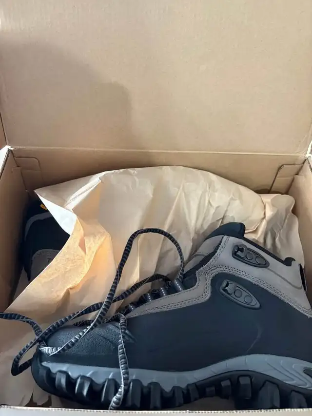 NEW MERRELL Women's THERMO 6 Waterproof Winter Boots - Size 6.5 in Women's - Shoes in Calgary - Image 5