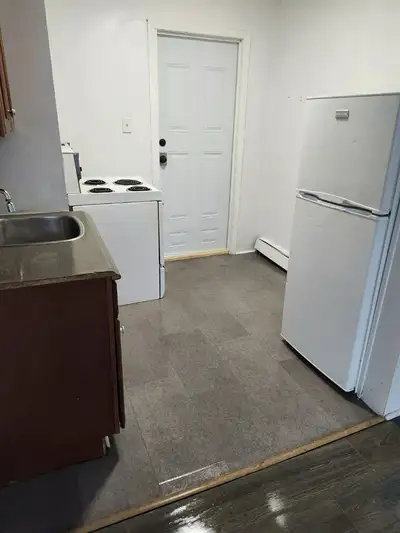 Convenient studio apartment near downtown New Glasgow, close to hospital and all amenities. Rent inc...