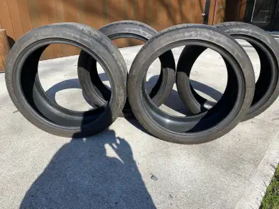 4 Pneus Michelin Pilot Super Sport 225/40/R18 92 XL. Seulement 2000 Km d'usure. 8 Mm ou 8/32