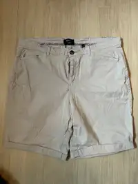 Size 16 Shorts - Reitmans 