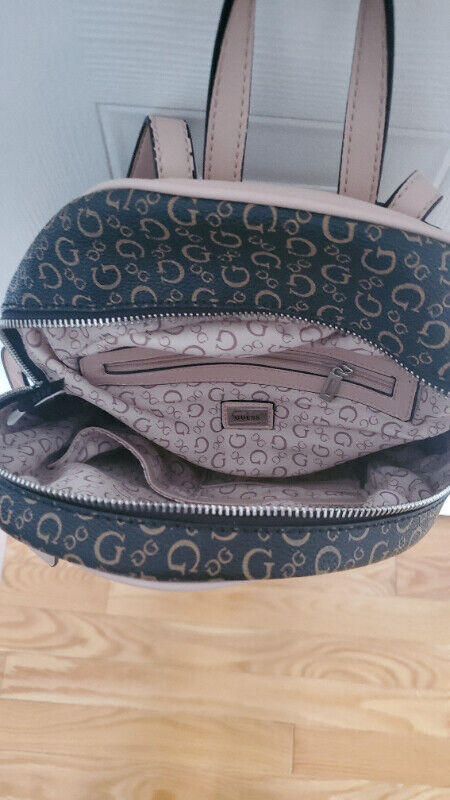 Guess small backpack -brown dans Femmes - Sacs et portefeuilles  à Longueuil/Rive Sud