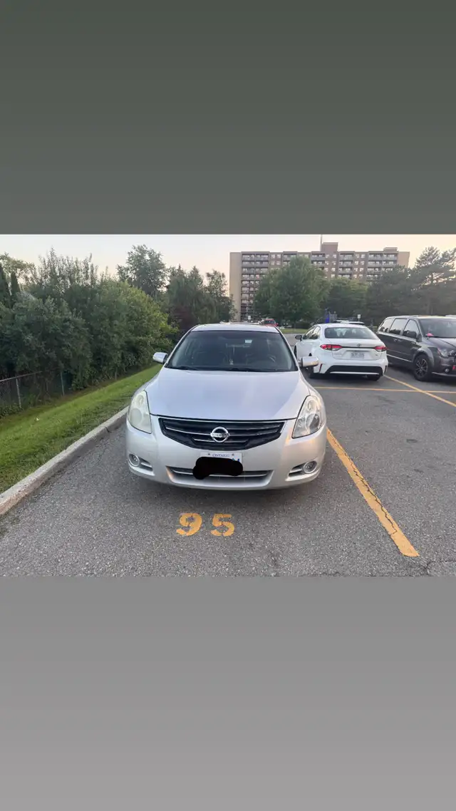 2012 Nissan Altima SL 2.5 in Cars & Trucks in Kitchener / Waterloo - Image 2