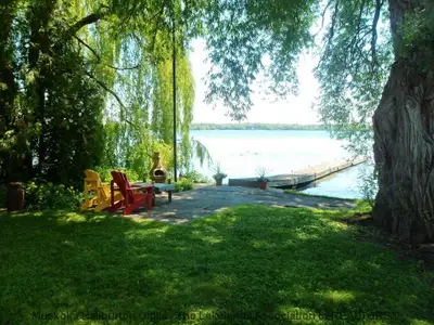 Gorgeous Waterfront 3 Bedroom  Home - pets welcome