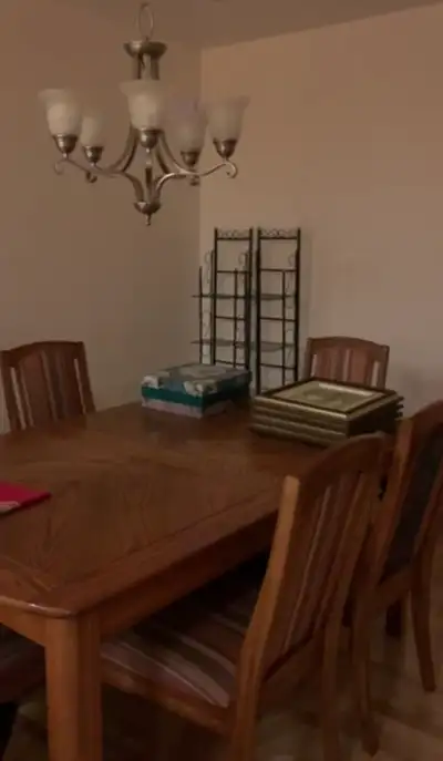 Table à manger en bois Massif + 6 chaises, View more