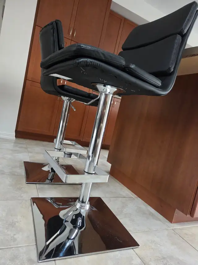 Adjustable Bar Stools in Chairs & Recliners in Markham / York Region - Image 5