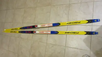 Item still available for sale In great condition condition. Skate style wax country ski equipped wit...