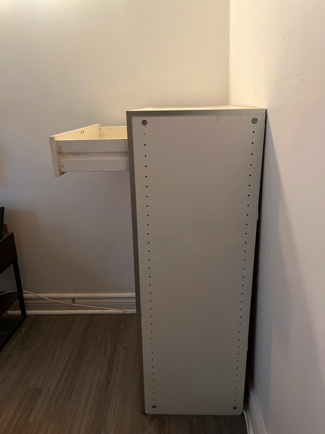 BEDROOM DRESSER - GREAT FOR STUDENTS in Dressers & Wardrobes in City of Toronto - Image 2